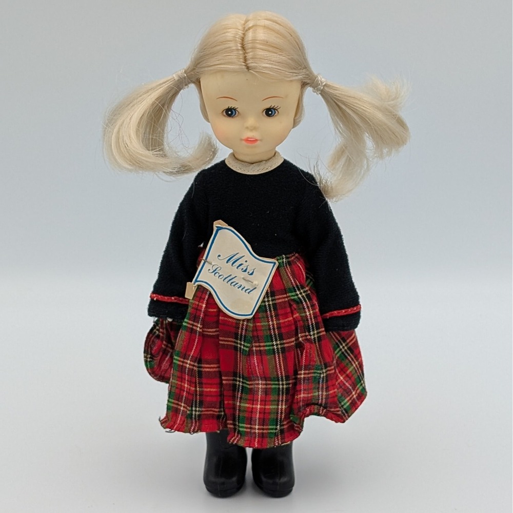 VTG Uneeda Miss Scotland Souvenir Doll Sleepy Eyes Tartan Kilt Pigtails 7.5"